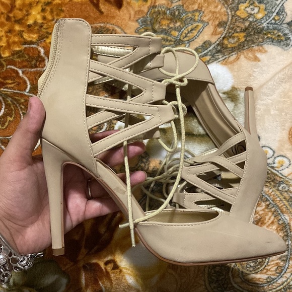 Women shoes size 8 - Picture 2 of 3